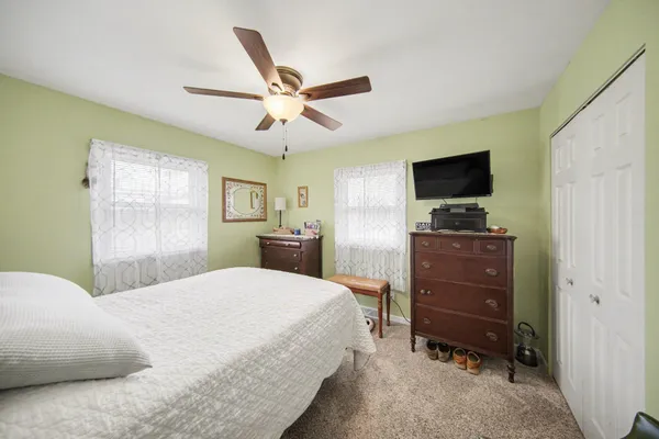 $279,900 | 302 Hillsdale Street, Jackson, MI 49202