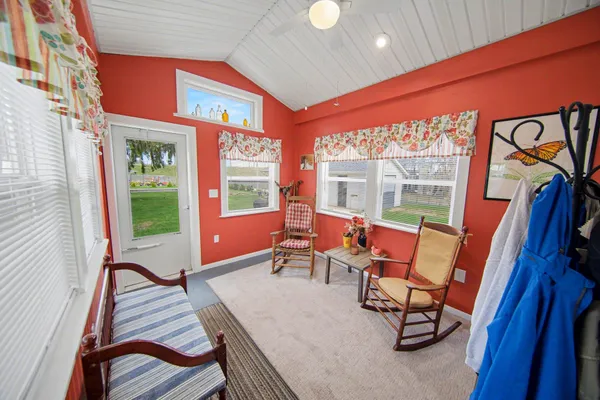 $279,900 | 302 Hillsdale Street, Jackson, MI 49202