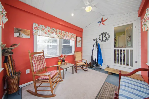 $279,900 | 302 Hillsdale Street, Jackson, MI 49202