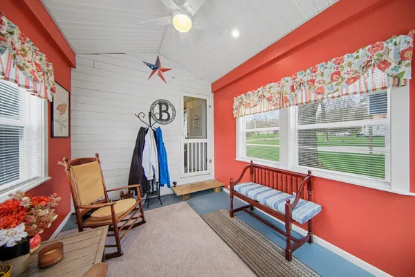 $279,900 | 302 Hillsdale Street, Jackson, MI 49202