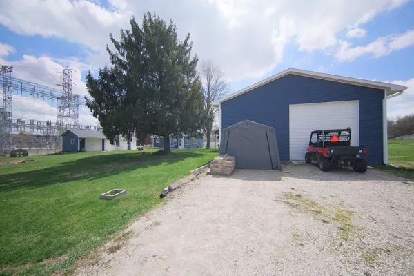 $279,900 | 302 Hillsdale Street, Jackson, MI 49202