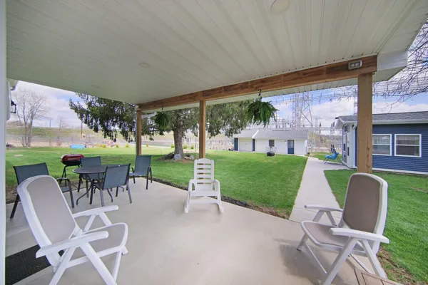 $279,900 | 302 Hillsdale Street, Jackson, MI 49202