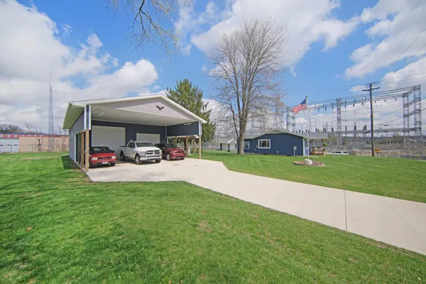 $279,900 | 302 Hillsdale Street, Jackson, MI 49202