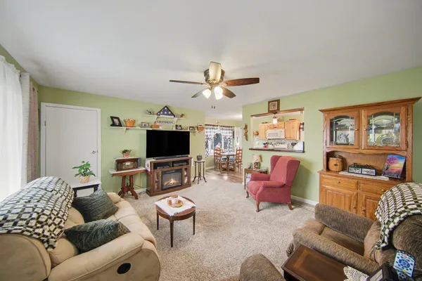 $279,900 | 302 Hillsdale Street, Jackson, MI 49202