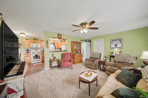 $279,900 | 302 Hillsdale Street, Jackson, MI 49202