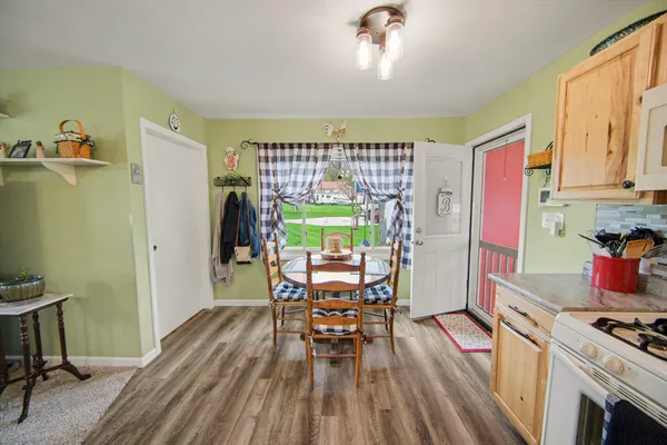 $279,900 | 302 Hillsdale Street, Jackson, MI 49202