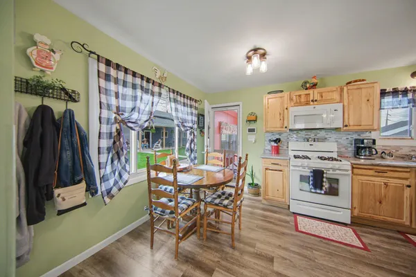 $279,900 | 302 Hillsdale Street, Jackson, MI 49202