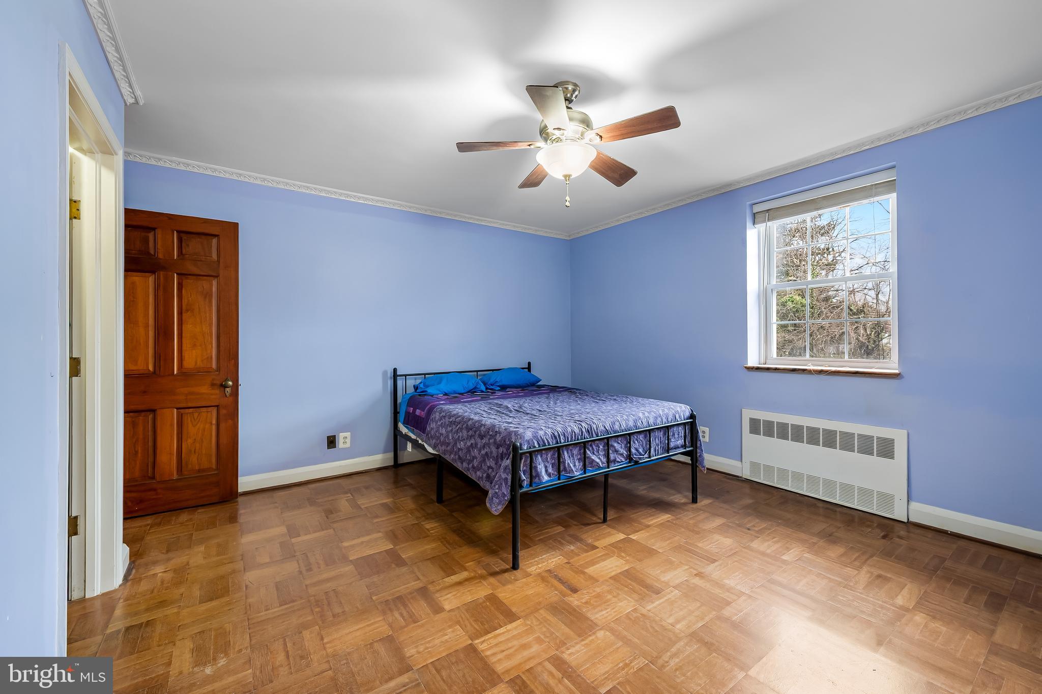 922 Fairway Drive Towson, MD 21286 - Photo 24 of 52 a living room with a bed furniture and a window