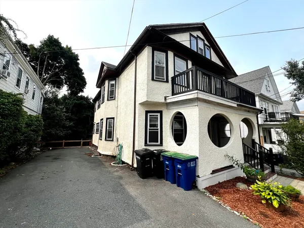 $3,900 | 12 Bailey Street, Unit 2, Somerville, MA 02144