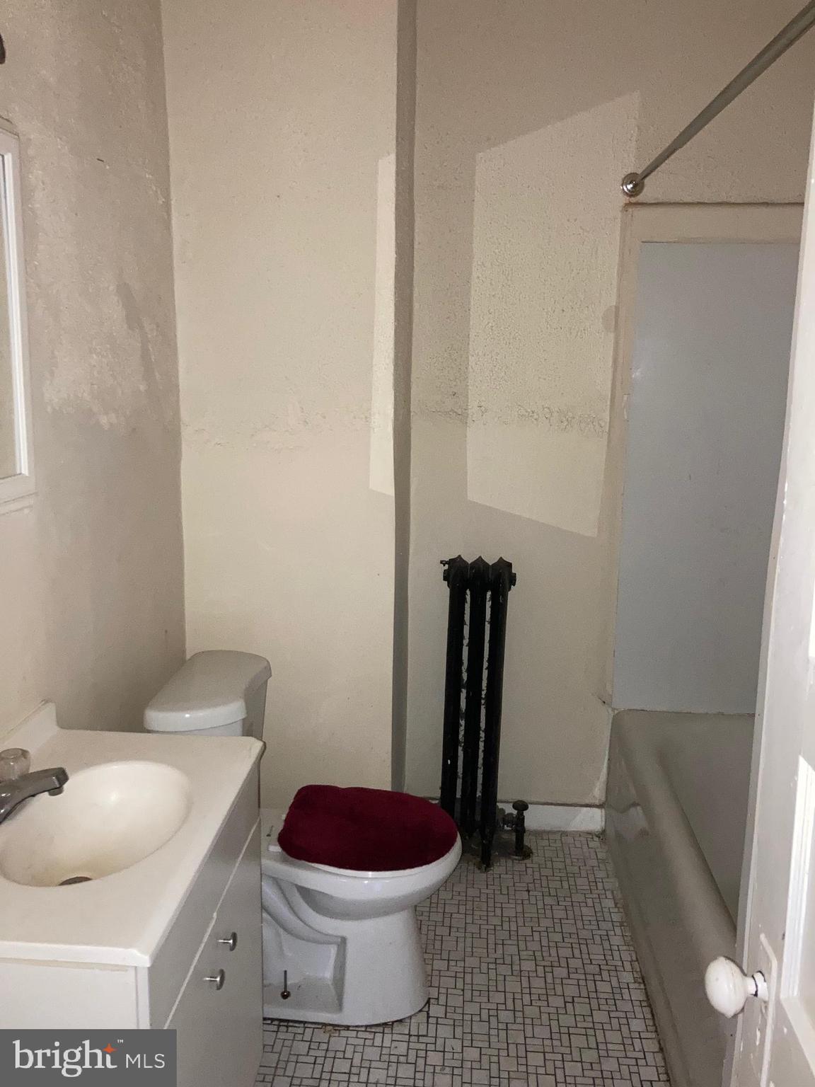 2717 Reed Street Philadelphia, PA 19146 - Photo 9 of 12 Bathroom