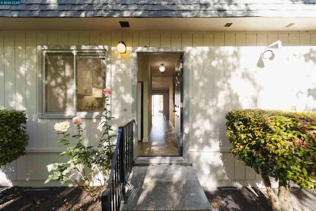 $2,200 | 4811 Appian Way, Unit 2/4, El Sobrante, CA 94803