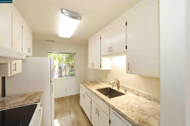 $2,200 | 4811 Appian Way, Unit 2/4, El Sobrante, CA 94803