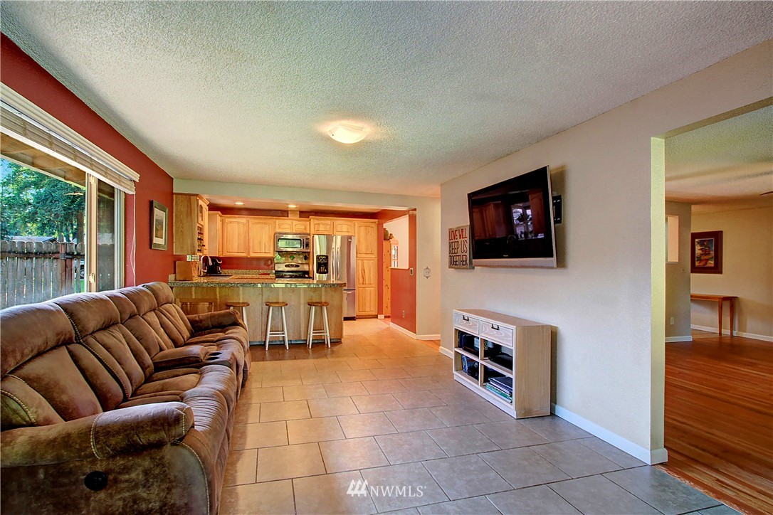 14522 166th Place Southeast Renton, WA 98059 - Photo 7 of 18