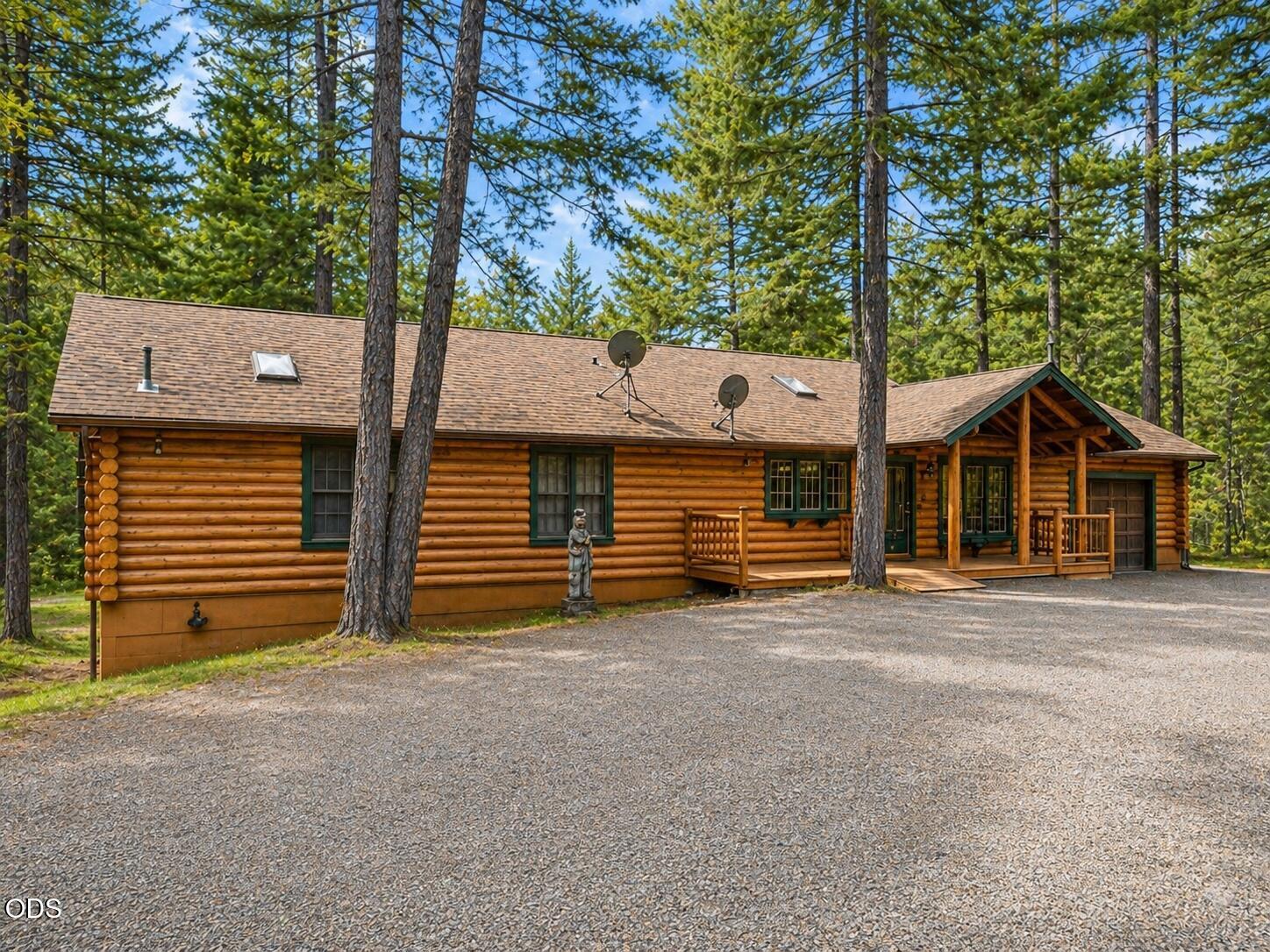 453 Glendon Road Cave Junction, OR 97523 - Photo 2 of 42