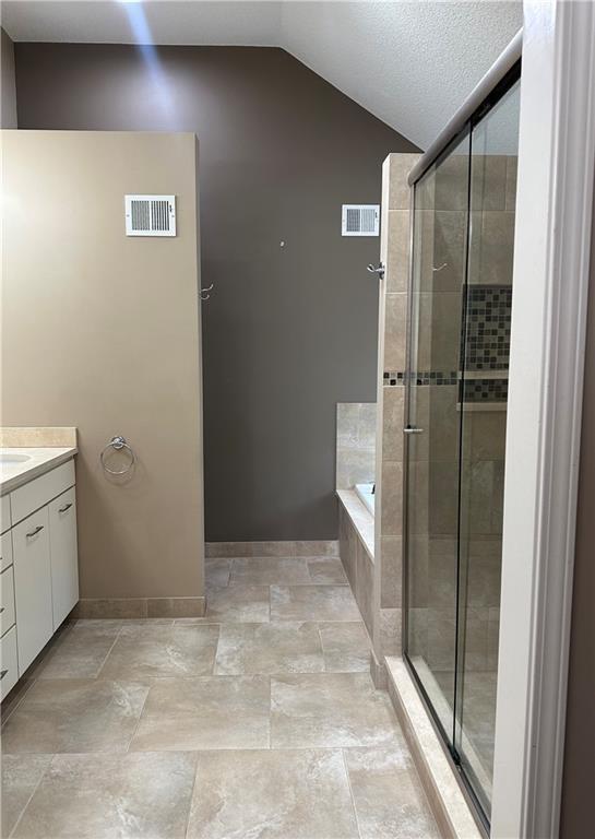 208 Pacific Court Raymore, MO 64083 - Photo 14 of 36