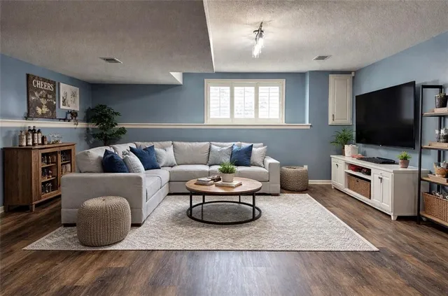 $395,000 | 208 Pacific Court, Raymore, MO 64083