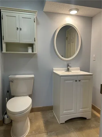 $395,000 | 208 Pacific Court, Raymore, MO 64083