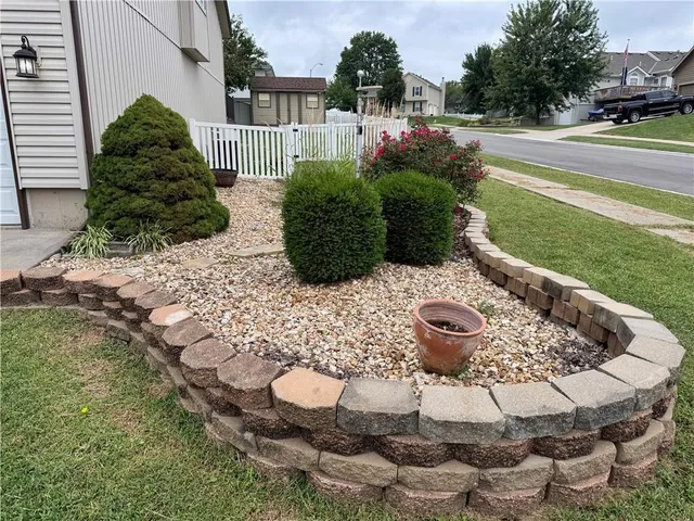 $395,000 | 208 Pacific Court, Raymore, MO 64083