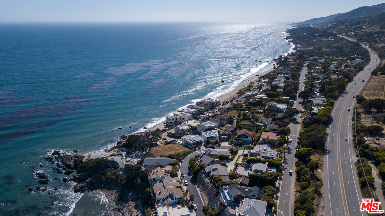 31546 Victoria Point Road Malibu, CA 90265 - Photo 14 of 19