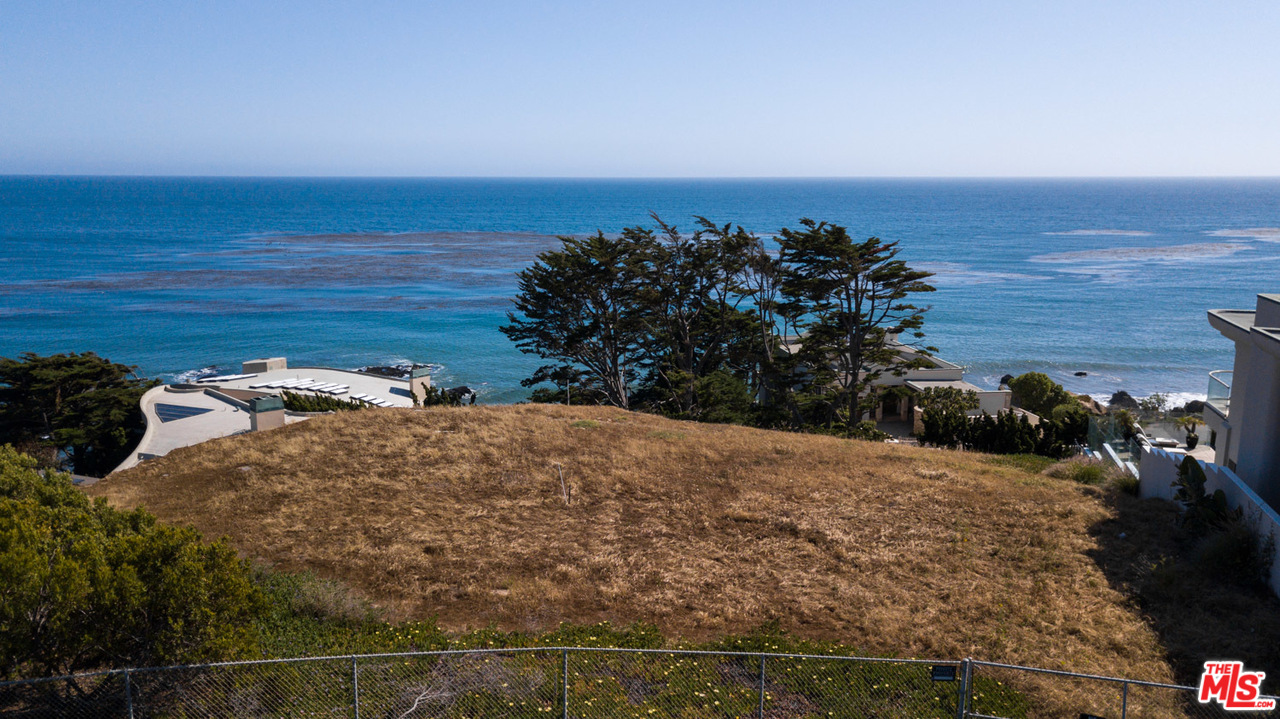 31546 Victoria Point Road Malibu, CA 90265 - Photo 8 of 19