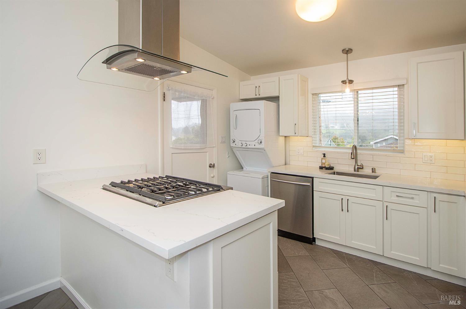 218 Alpine Street San Rafael, CA 94901 - Photo 3 of 23