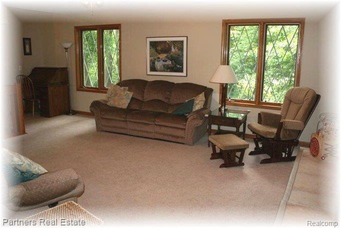 11095 Culver Road Brighton, MI 48114 - Photo 3 of 25 Living Rm offers Nice Views