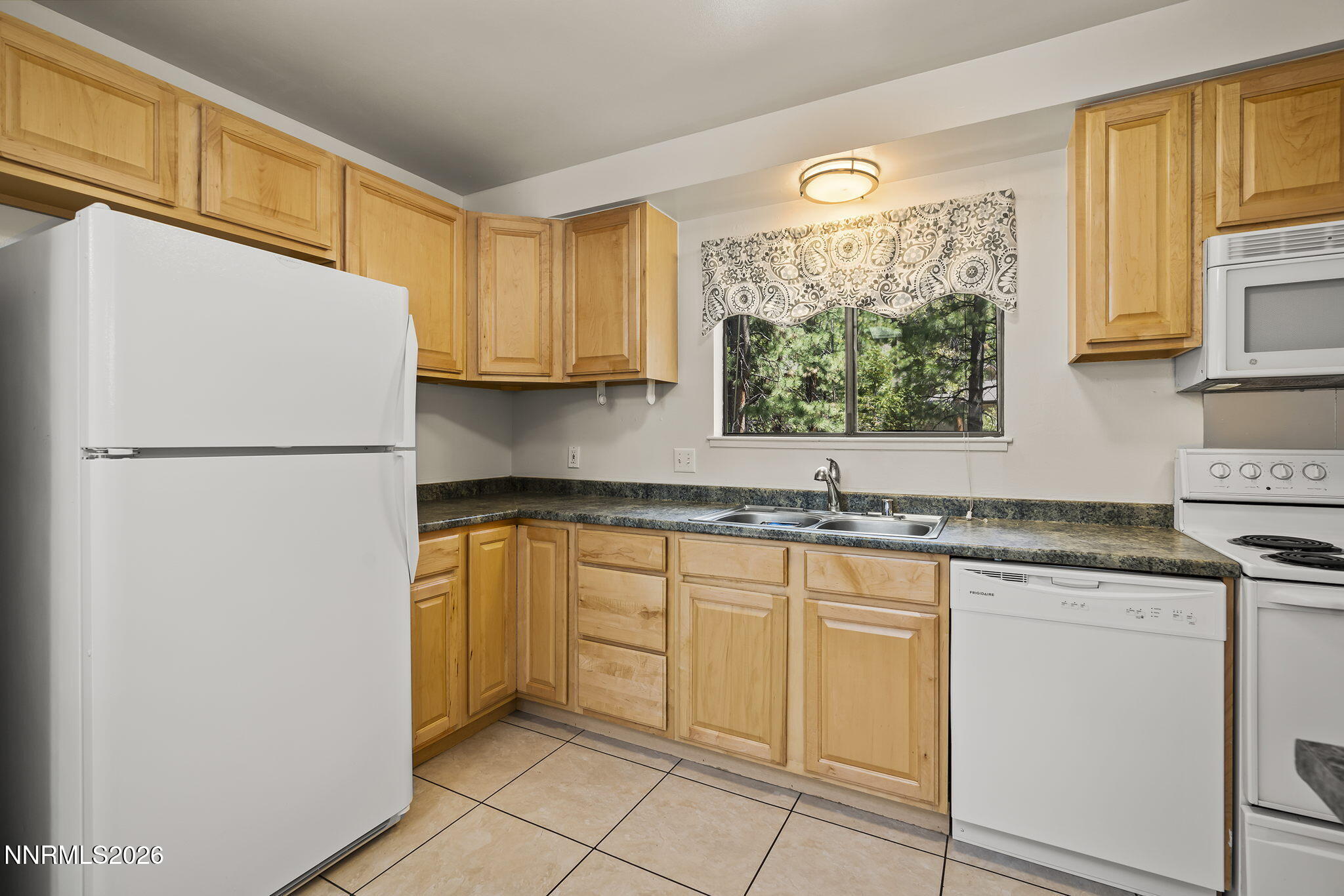 321 Ski Way, Unit 92 Incline Village, NV 89451 - Photo 12 of 18 12-web-or-mls-_DSC0407