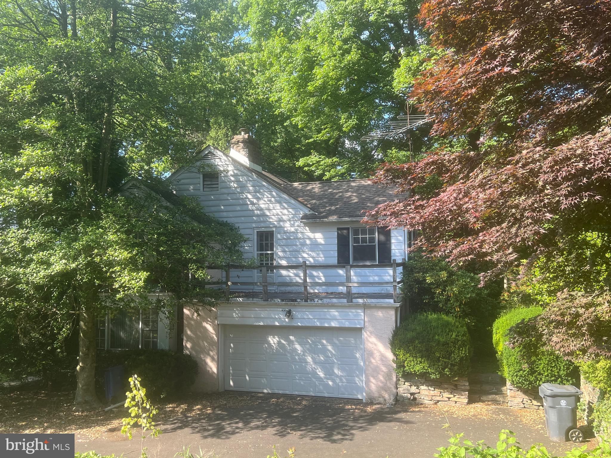 1623 Huntingdon Road Abington, PA 19001 - Photo 3 of 42 side entry garage