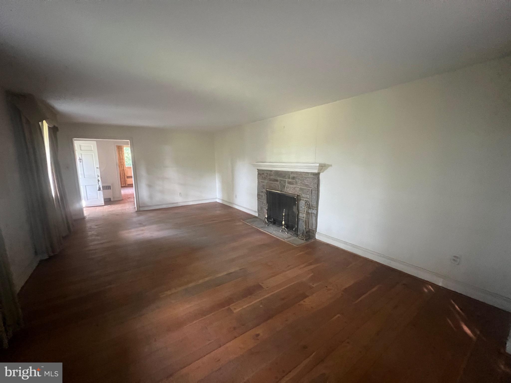 1623 Huntingdon Road Abington, PA 19001 - Photo 5 of 42 Formal living room