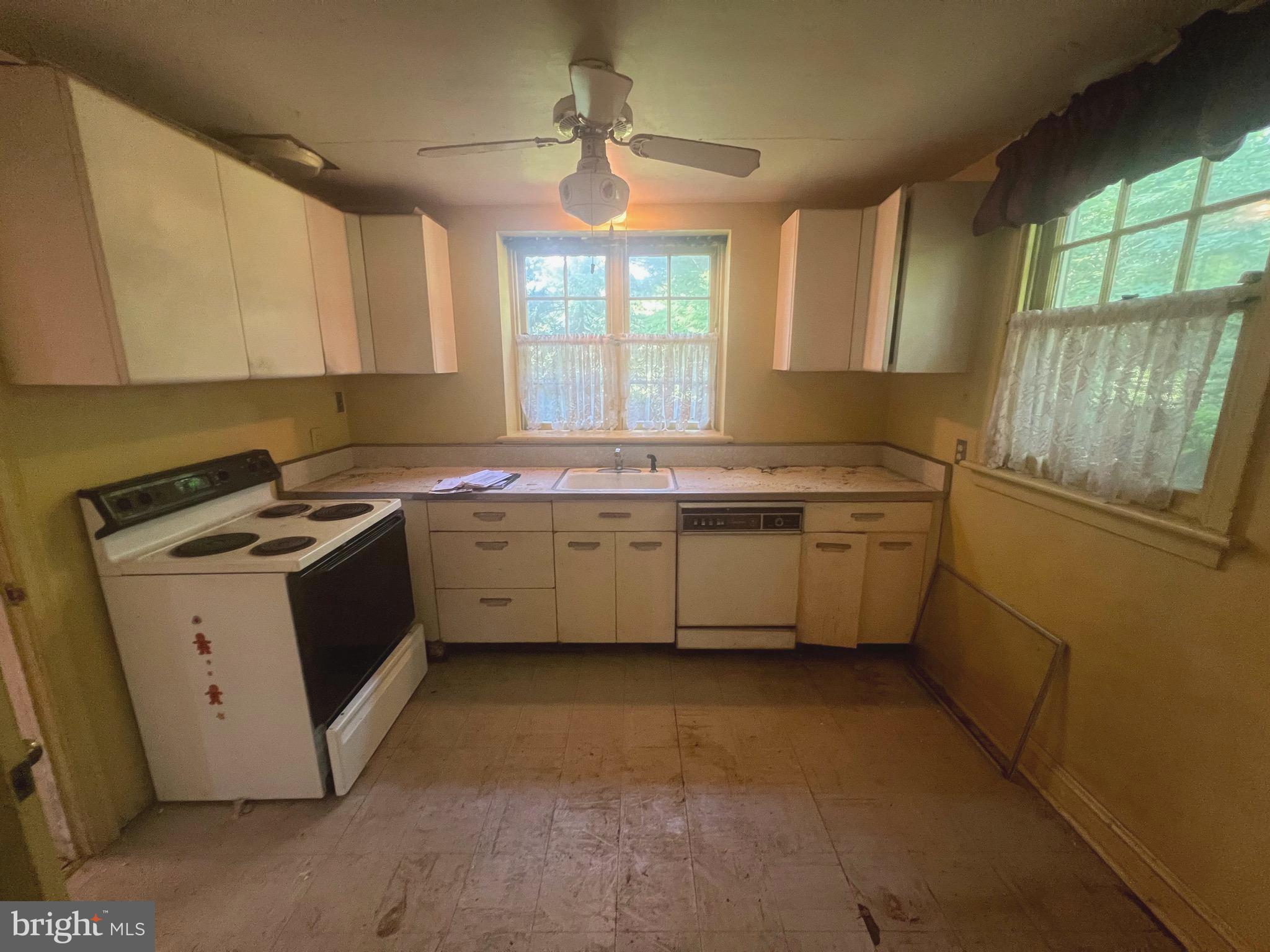 1623 Huntingdon Road Abington, PA 19001 - Photo 10 of 42 kitchen