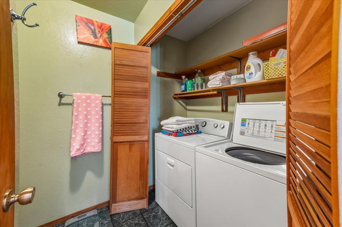 12486 Valley View Road Nevada City, CA 95959 - Photo 24 of 48 a utility room with dryer and washer
