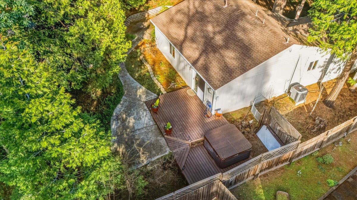 12486 Valley View Road Nevada City, CA 95959 - Photo 44 of 48 a backyard of a house with lots of green space