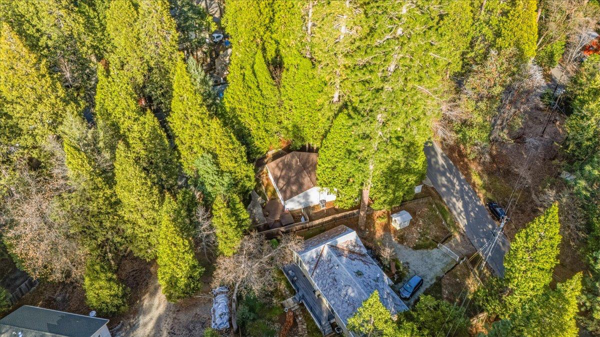 12486 Valley View Road Nevada City, CA 95959 - Photo 45 of 48 front view of a house with a tree