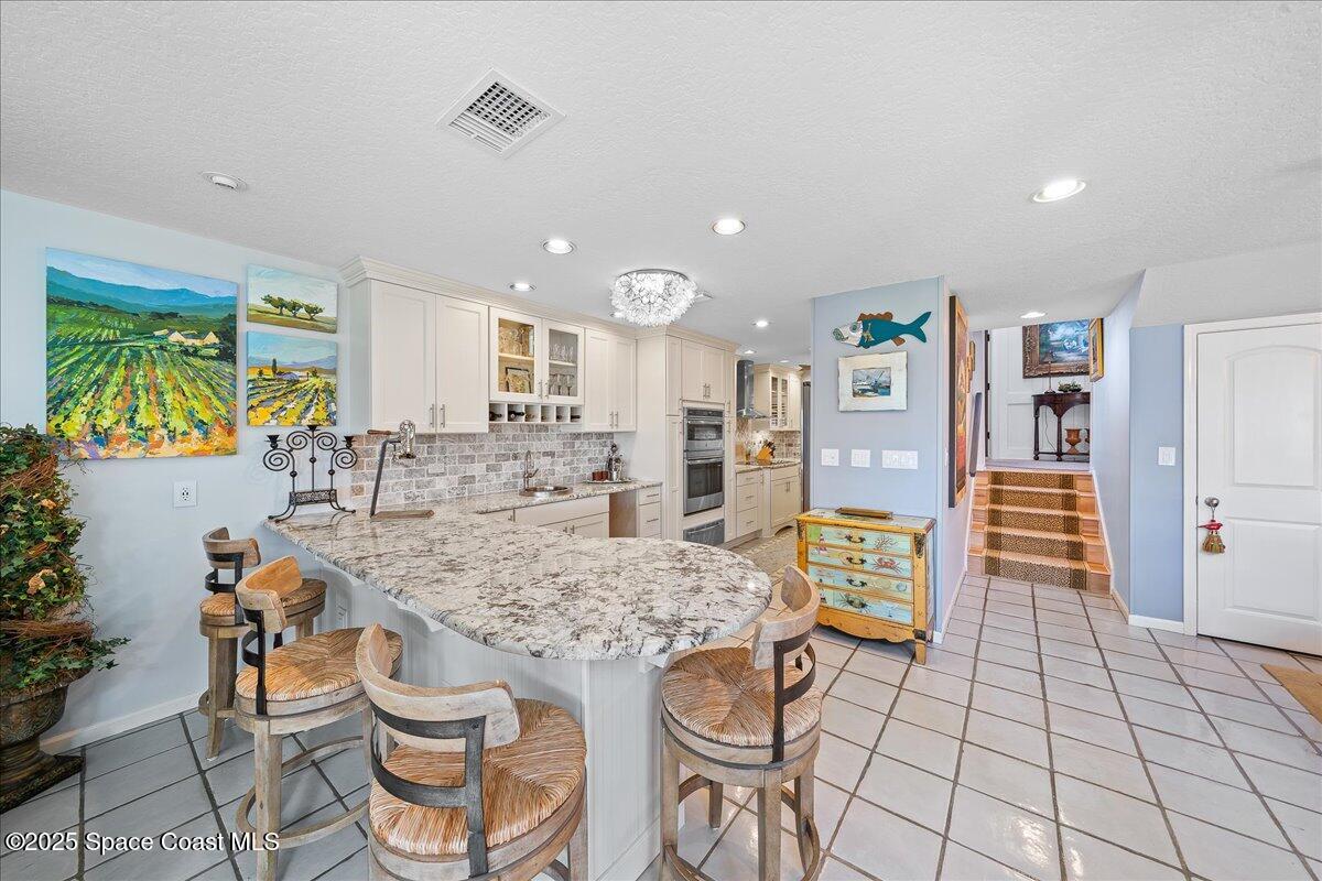 254 Seaview Street, Unit B Melbourne Beach, FL 32951 - Photo 16 of 74 Breakfast Bar