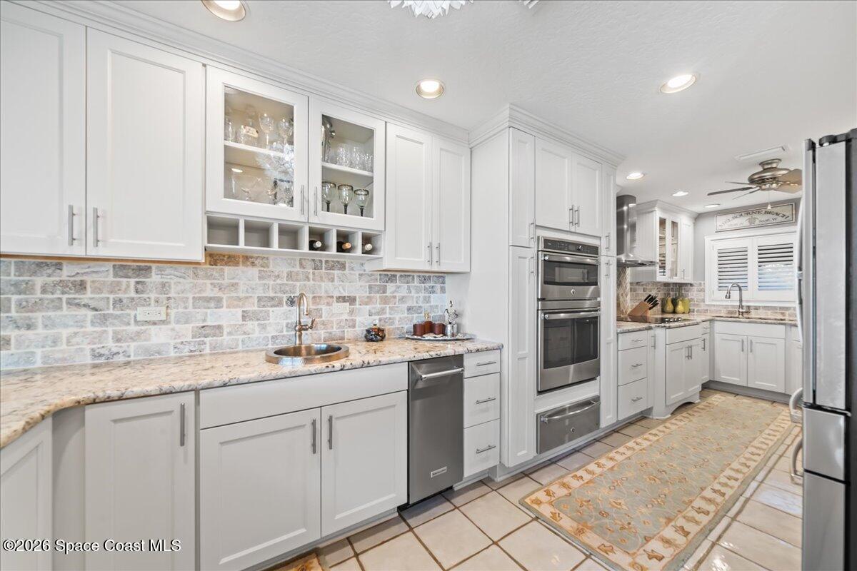 254 Seaview Street, Unit B Melbourne Beach, FL 32951 - Photo 19 of 74 Wet Bar with Ice Maker