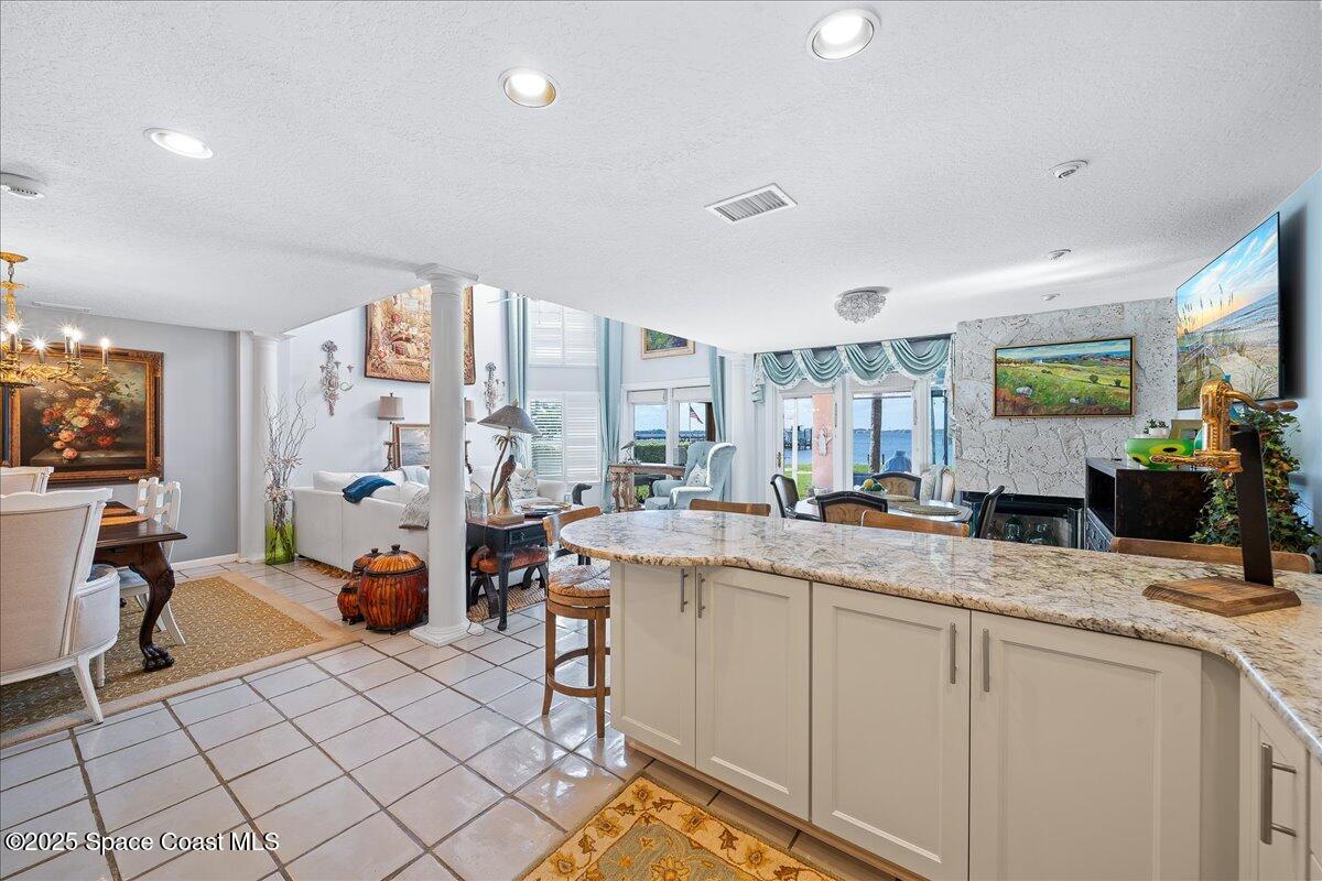 254 Seaview Street, Unit B Melbourne Beach, FL 32951 - Photo 35 of 77 Breakfast Bar