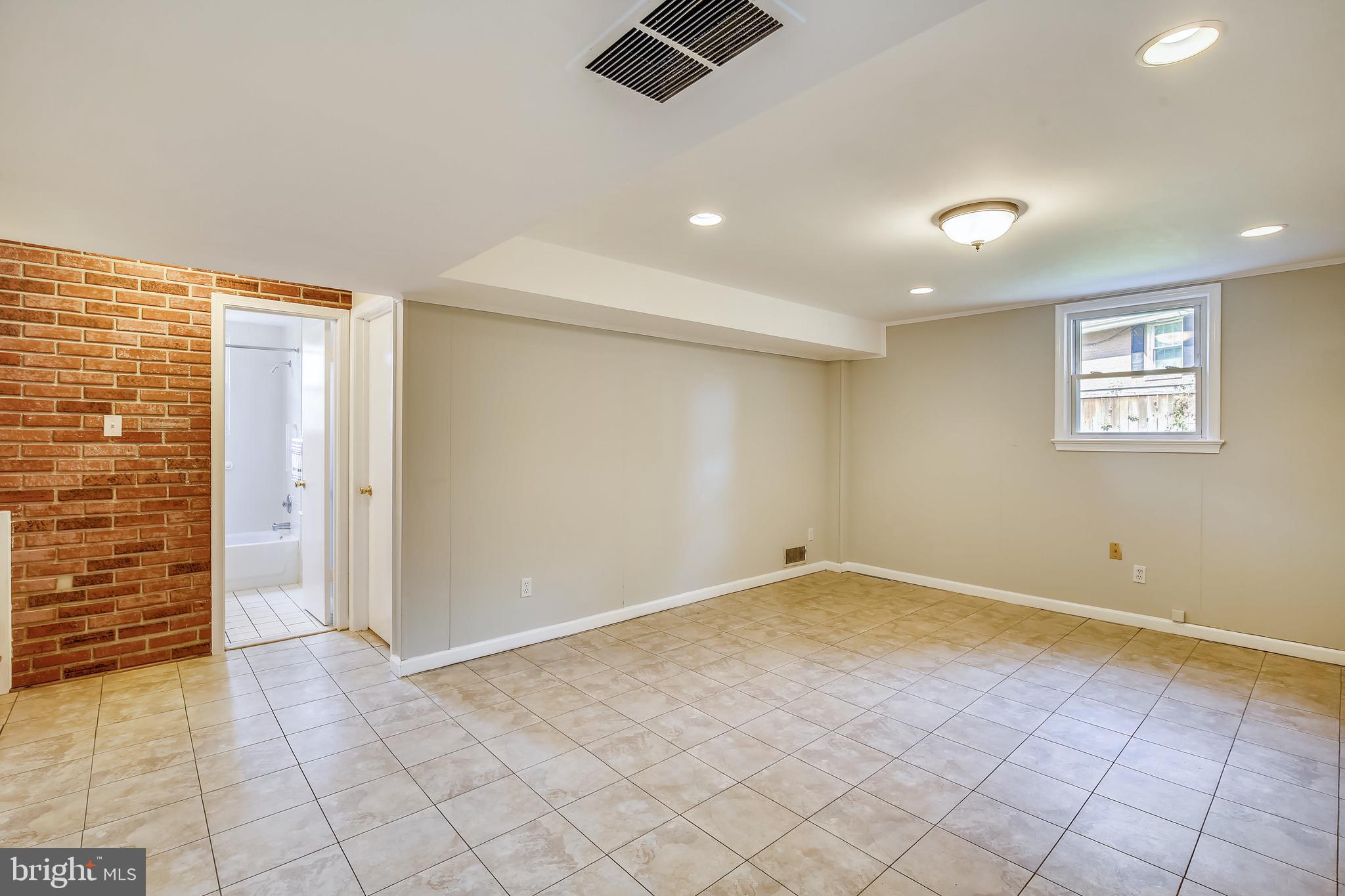 8403 Fort Hunt Road Alexandria, VA 22308 - Photo 24 of 41 Gallery Image 24