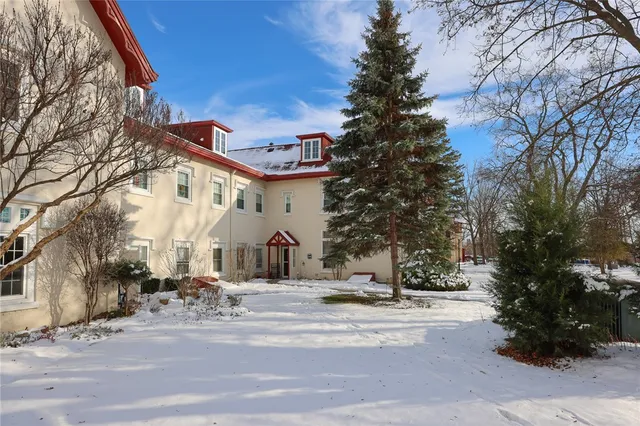 $199,900 | 15 Brigham Hall, Canandaigua, NY 14424