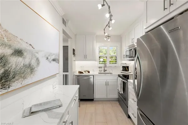 $283,500 | 300 Forest Lakes Boulevard, Unit 112, Naples, FL 34105