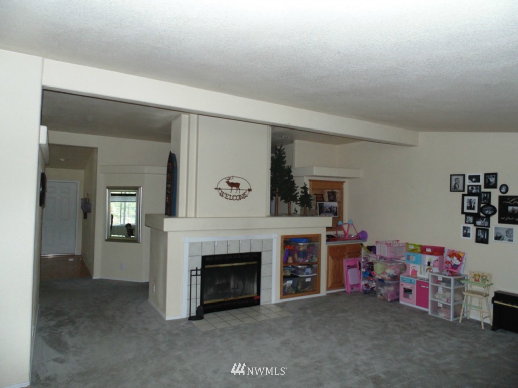 19643 Cook Road Southeast Yelm, WA 98597 - Photo 4 of 9 Gallery Image 4