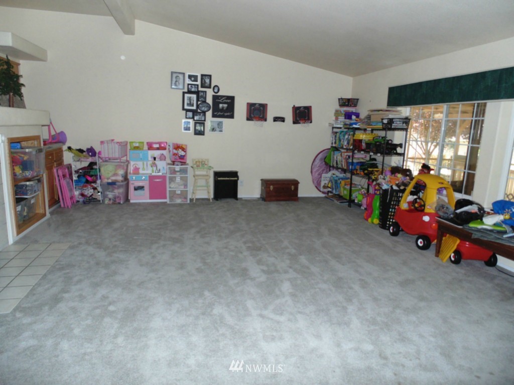 19643 Cook Road Southeast Yelm, WA 98597 - Photo 6 of 9 Gallery Image 6