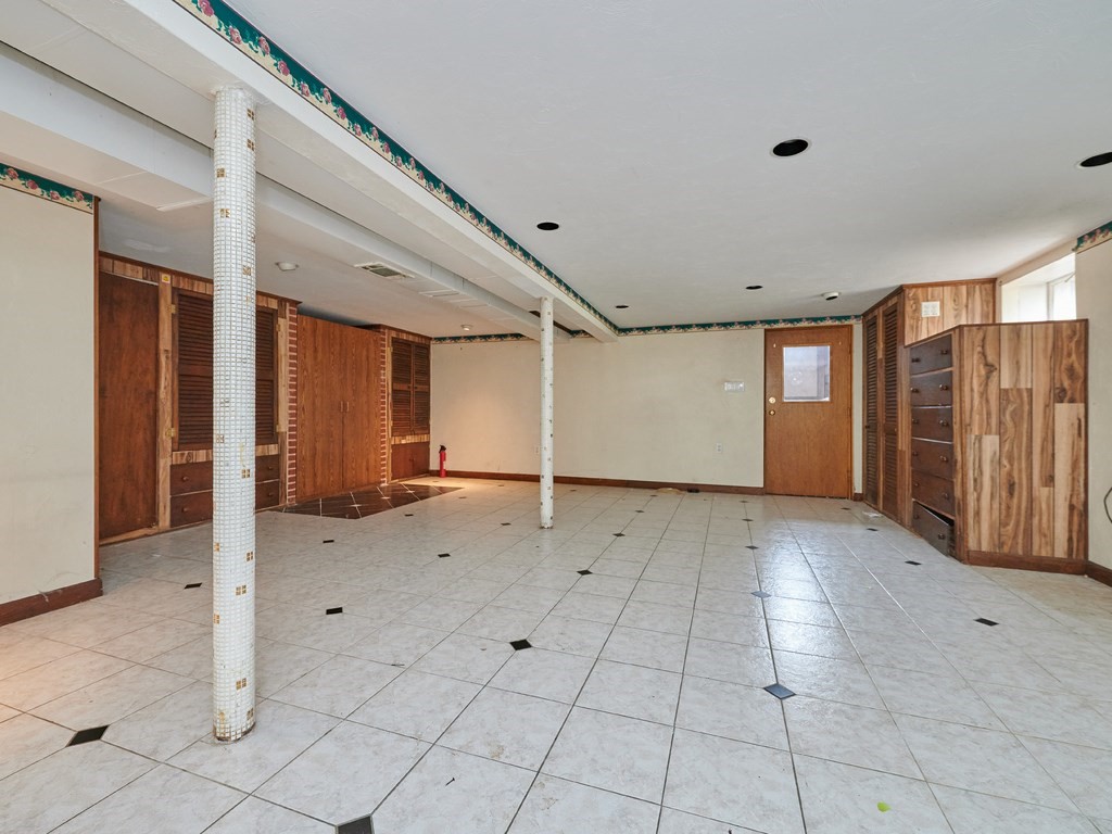 200 Hardy Pond Road Waltham, MA 02451 - Photo 24 of 28 a view of an empty room