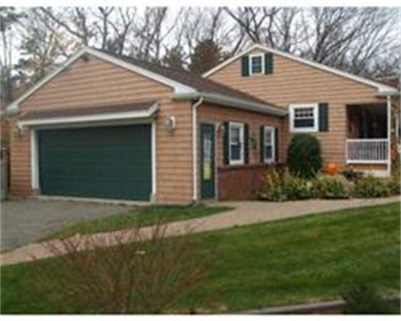 4 Country Club Road Woburn, MA 01801 - Photo 2 of 9