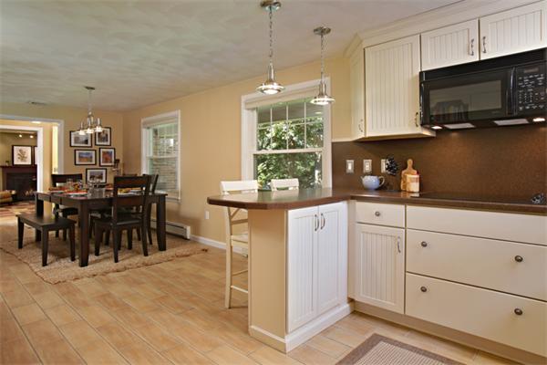 4 Country Club Road Woburn, MA 01801 - Photo 5 of 9