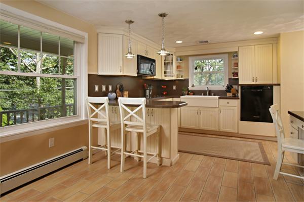 4 Country Club Road Woburn, MA 01801 - Photo 6 of 9