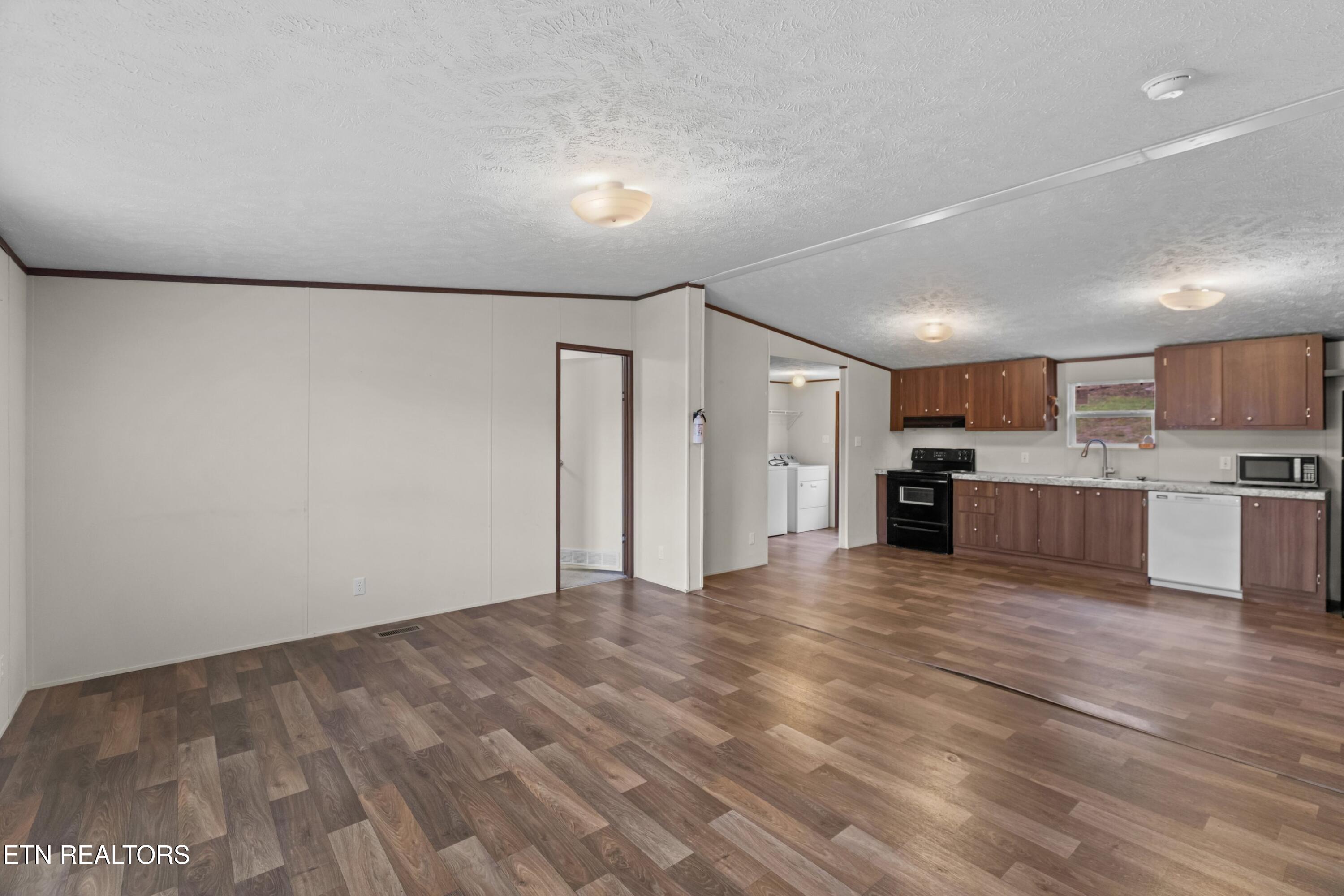 210 Blue Top Road Tazewell, TN 37879 - Photo 3 of 30 007-210BlueTopRoad-Tazewell-TN-37879-SMA