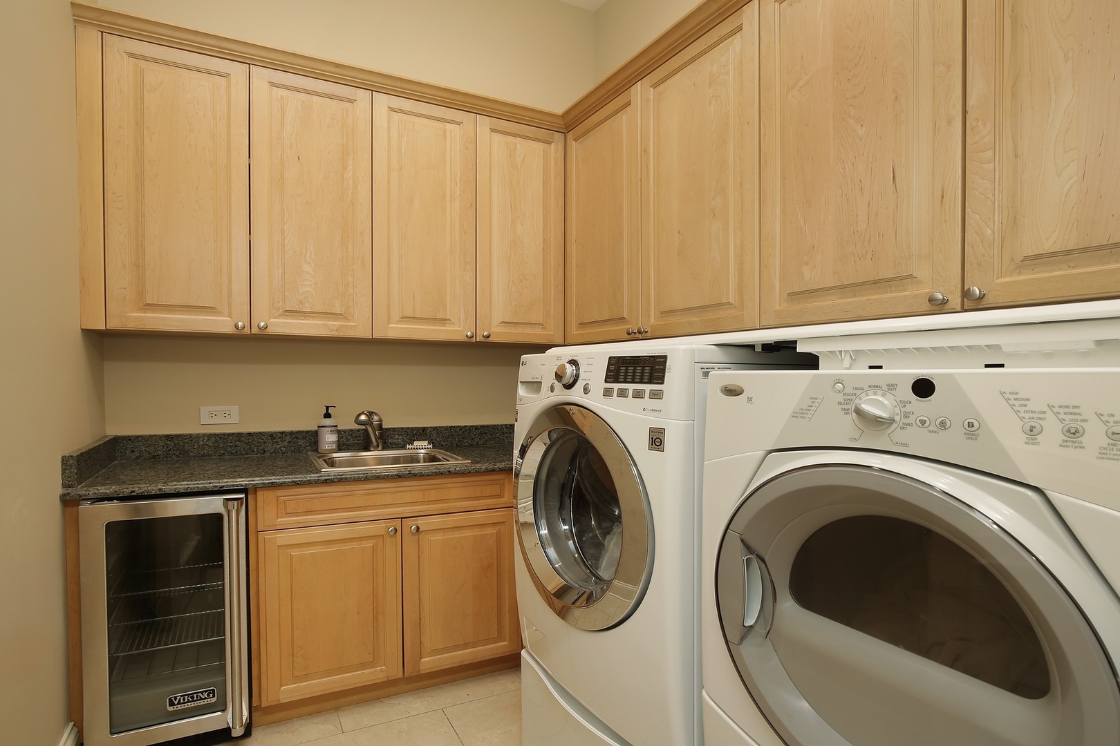 166 Lapier Street Glencoe, IL 60022 - Photo 19 of 32 a utility room with dryer and washer