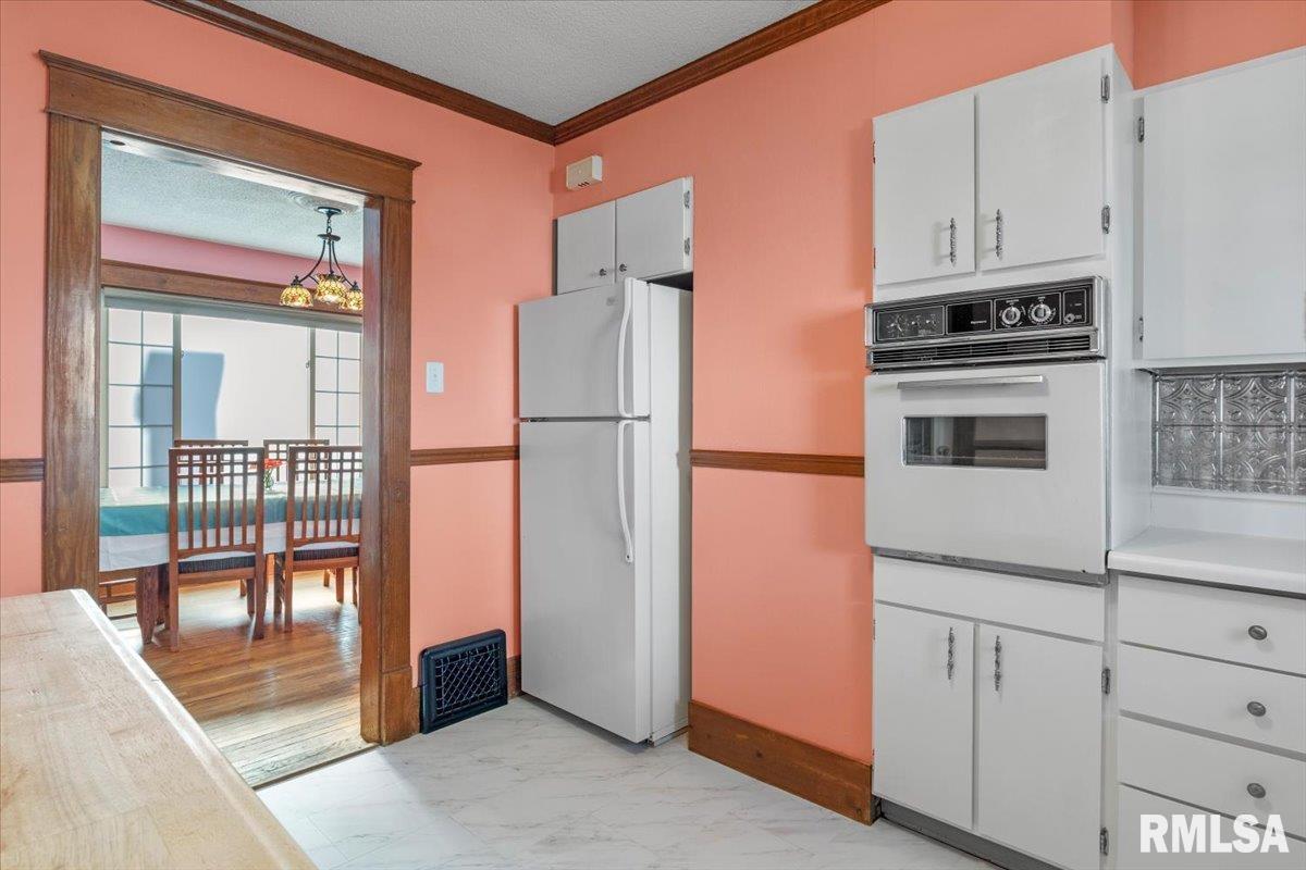 212 North English Avenue Springfield, IL 62702 - Photo 19 of 34 Gallery Image 19