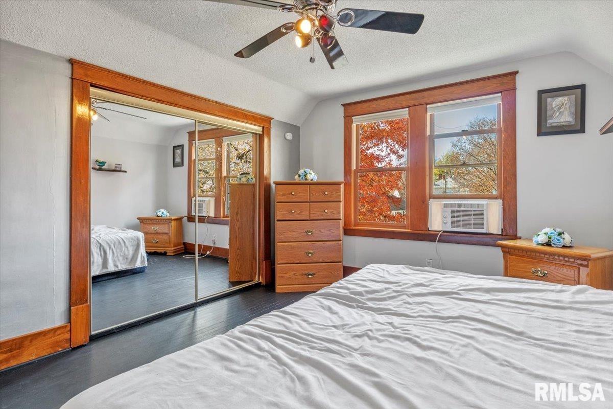 212 North English Avenue Springfield, IL 62702 - Photo 23 of 34 Gallery Image 23