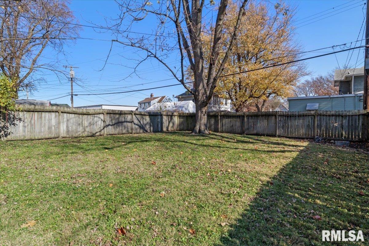 212 North English Avenue Springfield, IL 62702 - Photo 30 of 34 Gallery Image 30